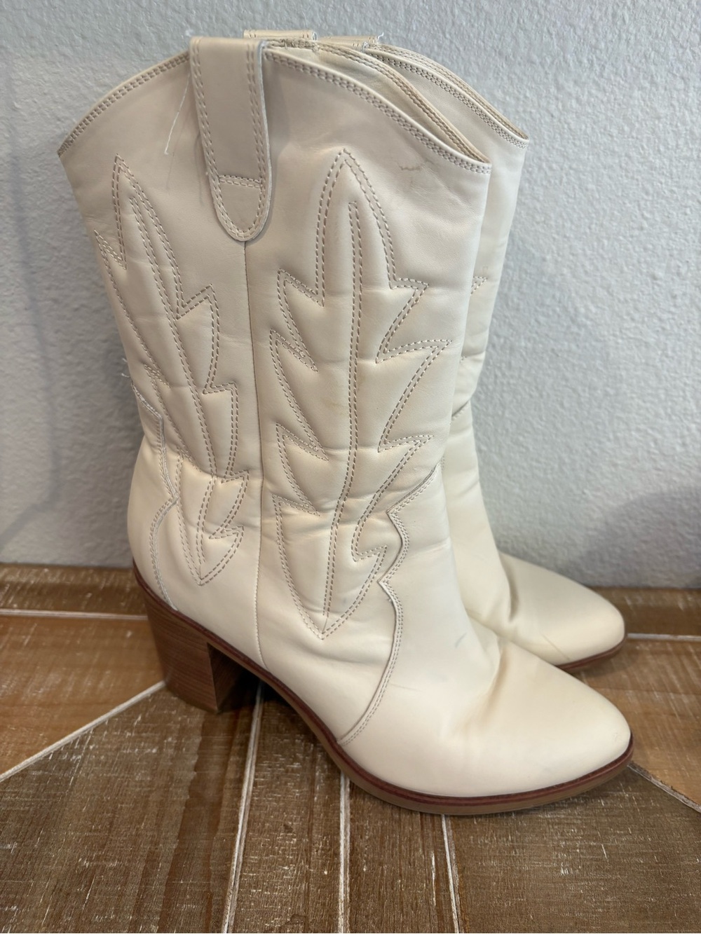 MIA Women’s 9.5 Western Cream Cowgirl Heeled Boots Country